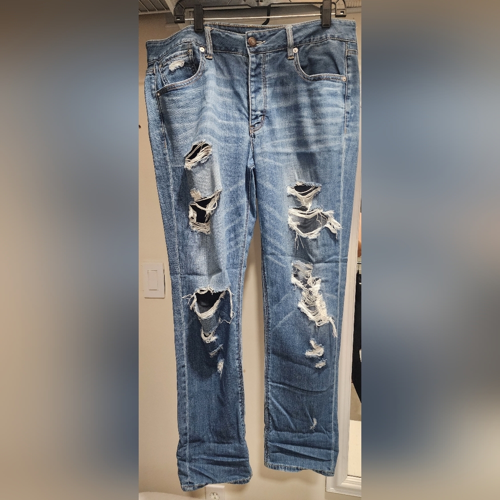 American Eagle Tomgirl Jean